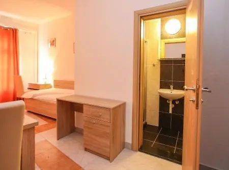 게스트하우스 Lovely Center 3*