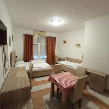 Lovely Center Guest house *